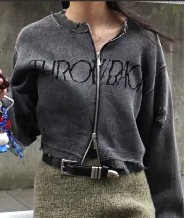 AMERI DAMAGE LOGO SHORT KNIT TOP 블랙 F