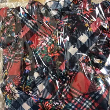 체크 꽃무늬 반팔 블라우스