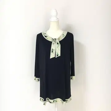 최근 새상품급 LEONARD 레오나르 칸칸 스트레치 튜닉 42