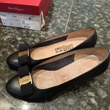 Ferragamo 바라 다크 네이비 펌프스 6D