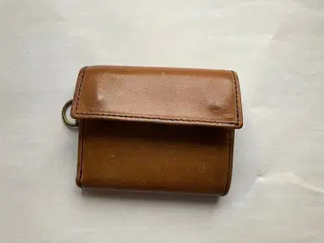 베이지 가죽 3단 폴더형 지갑