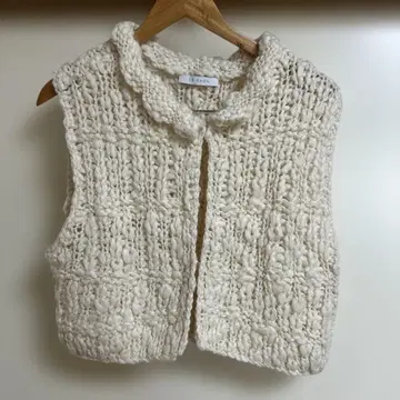 [ CHIGNON 시뇽 ] 팝콘 베스트 아이보리