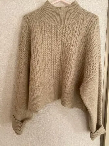 Mila Owen 베이지 하이넥 스웨터 M