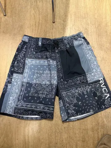 RVCA 반다나 패턴 숏팬츠 XL