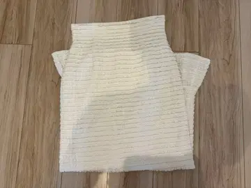 화이트 스트라이프 타이트 프릴 스커트