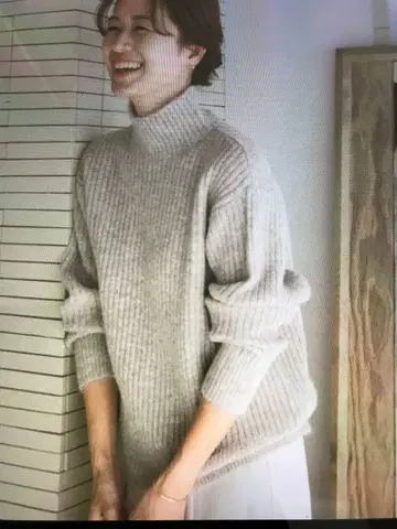 [ 미사용 새상품 ] 어반 리서치 도어스 리브 터틀넥 풀오버