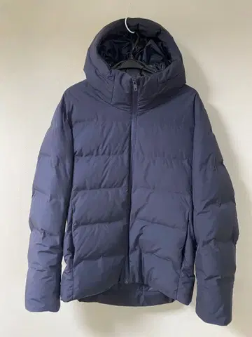 유니클로 심리스 다운 후드티 3D 컷