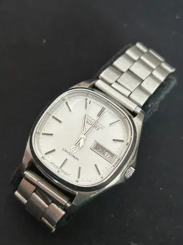 시티즌 초기형 크리스 트론 쿼츠 가동 중