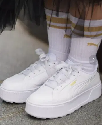 미사용 새상품 PUMA 푸마 카르멘 스니커즈 23cm 화이트 통굽