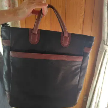 블랙과 브라운 토트백