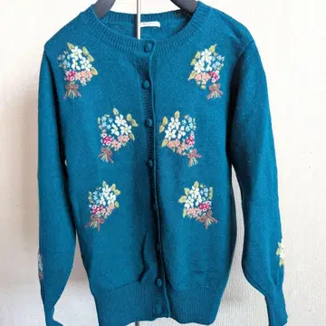 Varese 자수 꽃무늬 니트 가디건 미사용 사이즈 M