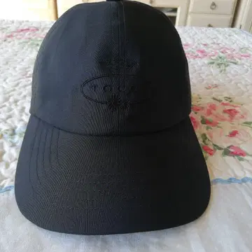 귀여운 TOCCA 블랙 캡.