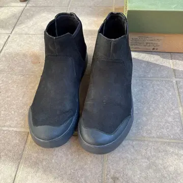 KEEN 블랙 사이드 고어 부츠