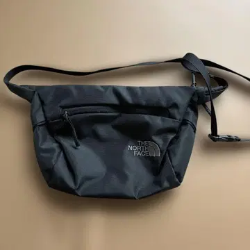 THE NORTH FACE 블랙 숄더백