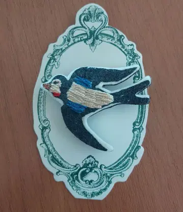 tamao 제비 브로치 거치대 포함 자수 펠트 가죽