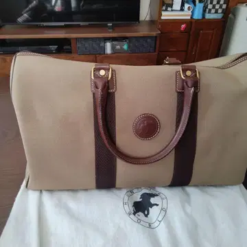 [ 헌팅월드 ] 보스턴 백