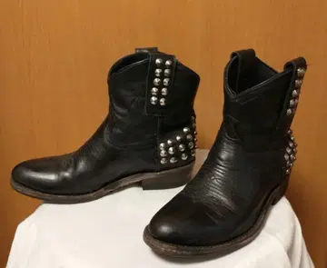 ASH 스터드 웨스턴 숏부츠 블랙 천연 가죽