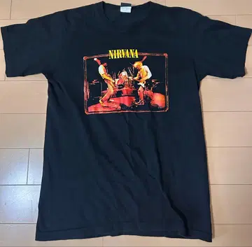 닐바나 프린트t셔츠