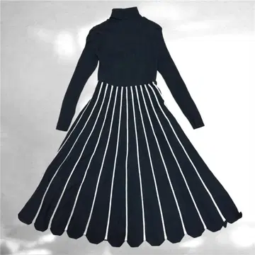 미실루엣 A라인 니트 플레어 원피스