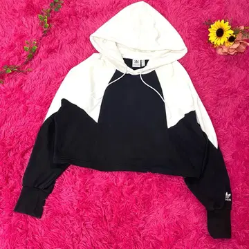 아디다스 크롭 기장 트레이닝복 맨투맨 숏 기장 L