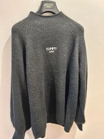 Tommy Hilfiger 블랙 스웨터
