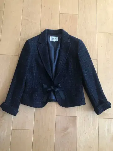 네이비 리본 포함 숏 자켓