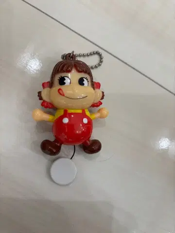 아이돌 페코짱 마스코트 키링 끈을 당기면 움직이는