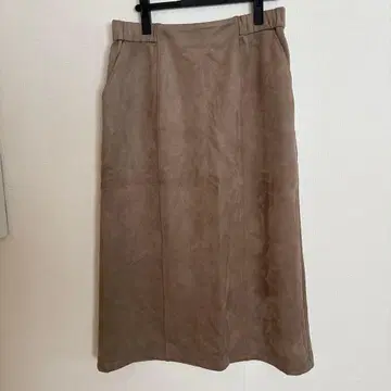 새상품 a.v.v 베이지 타이트 스커트 13호