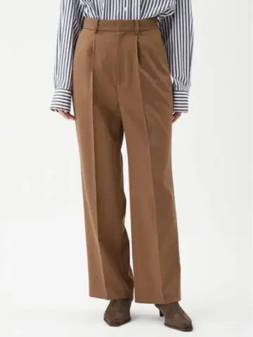 브라운 와이드 팬츠 플리츠