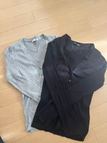 GU V넥 가디건 2색 세트 블랙 그레이