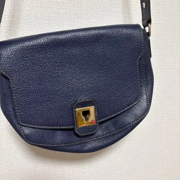 FURLA 네이비 가죽 숄더백 플랩식
