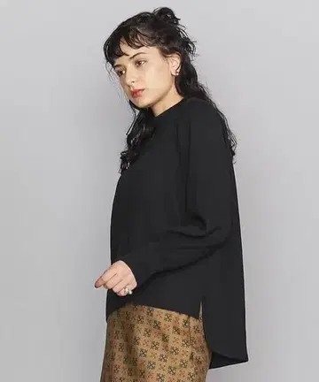 BY 리브 셔츠테일 하이넥 니트 풀오버 워셔블