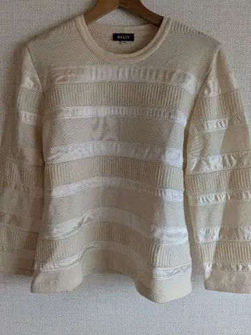 BALLY 니트 스웨터 크림색 사이즈 44