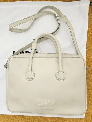 MARGESHERWOOD 파이핑 토트 백 크림 베이지