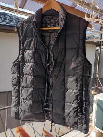 새상품 TAION 베이직 하이넥 W 지퍼 M 다운 베스트