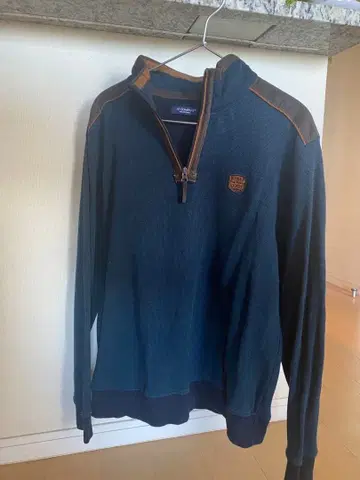 아망드 티에리 네이비 하프 지퍼 스웨터