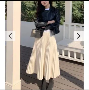 벌스데이 바쉬 미디 플리츠 스커트 화이트