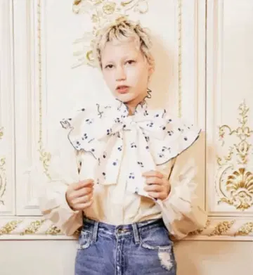 Dear sister hood 블라우스