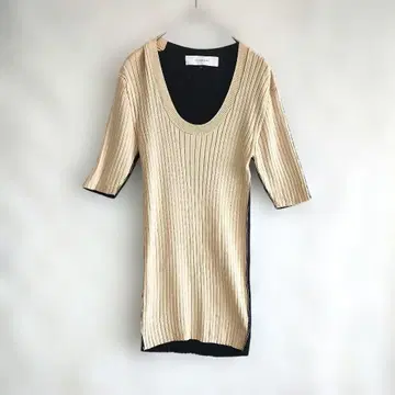 [르쉘블루] 리브 니트 반팔 베이지와 블랙 36 오피스 돌려입기 최적