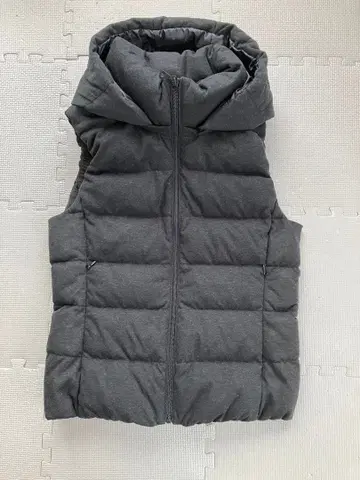 유니클로 새상품급 다운 베스트 M 사이즈