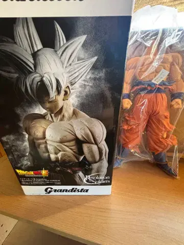 드래곤볼 초 손오공 무의식의 극의 Grandista 피규어