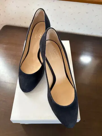[ 새상품급 ] SHIPS 스웨이드 펌프스 네이비