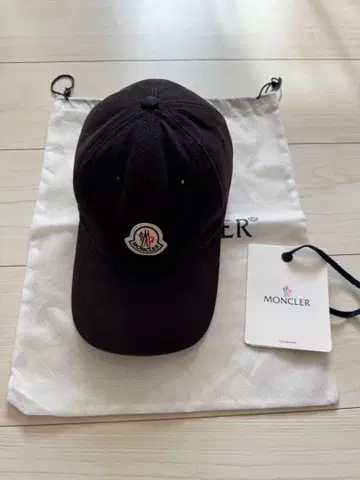 MONCLER 블랙 캡 주머니 포함