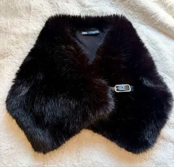 ZARA 블랙 퍼 숄 버클 미사용