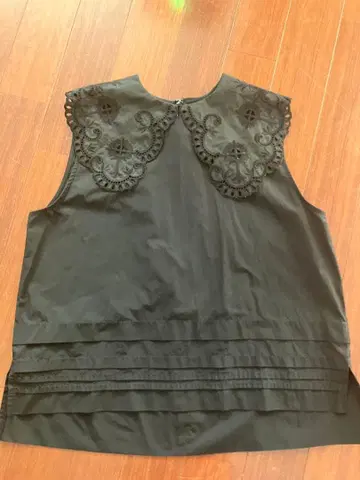 [ 마차트 ] 블랙 레이스 장식 슬리브리스 상의 F 사이즈