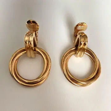 Monet 골드 후프 귀걸이