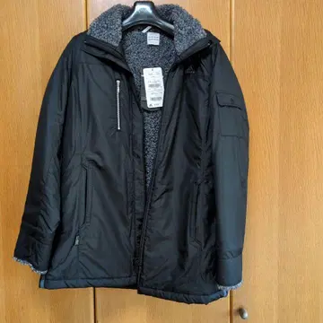 미사용 아디다스 코트