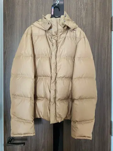 [ Theory 클리닝 완료 ] 베이지 후드 부착 다운 자켓