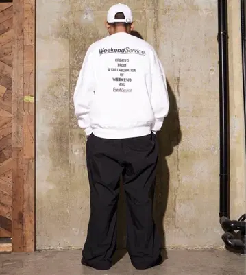 FreshService x WEEKEND 오버 사이즈 맨투맨