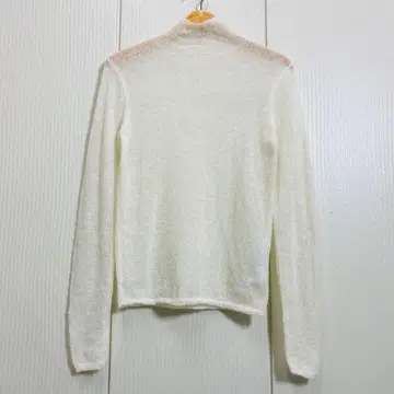 24AW emmi 에미 시어 터틀넥 모헤어 니트탑